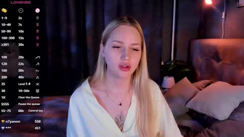 Snapshot of alice_elf chatting on September 27, 1:46 am Alice online show from September 27, 1:46 am