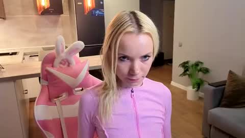 Alice Frost online show from May 14, 8:36 pm