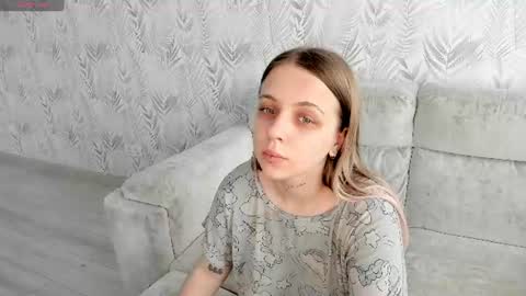 alice_halle online show from June 12, 12:13 pm