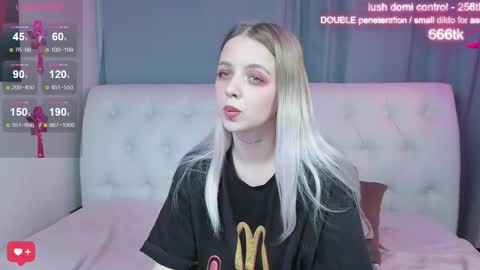 Snapshot of alice_halle chatting on October 20, 4:37 am alice_halle online show from October 20, 4:37 am