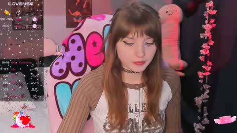 Snapshot of alice_langley chatting on December 3, 11:21 am Alice 3 online show from December 3, 11:21 am