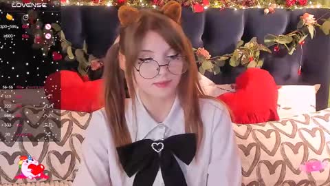 Snapshot of alice_langley chatting on February 18, 12:49 pm Alice 3 online show from February 18, 12:49 pm