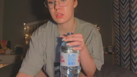 Alice online show from April 4, 7:34 pm