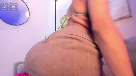 alice_simmons online show from July 28, 6:20 pm