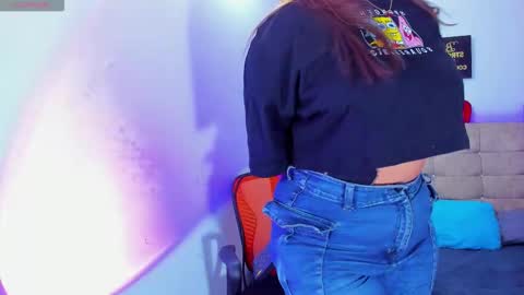 alice_summer1 online show from December 5, 7:19 am