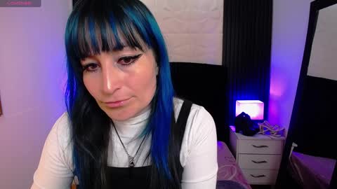 Snapshot of alice_sweetmomma chatting on January 31, 7:51 pm Alice online show from January 31, 7:51 pm