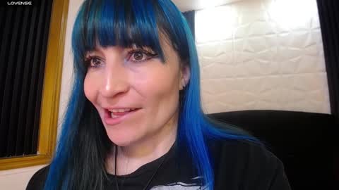 Snapshot of alice_sweetmomma chatting on December 16, 3:00 pm Alice online show from December 16, 3:00 pm