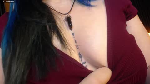 Snapshot of alice_sweetmomma chatting on December 17, 4:00 pm Alice online show from December 17, 4:00 pm