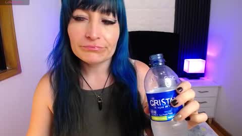 Snapshot of alice_sweetmomma chatting on March 3, 6:53 pm Alice online show from March 3, 6:53 pm