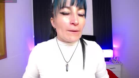 Snapshot of alice_sweetmomma chatting on January 10, 7:43 pm Alice online show from January 10, 7:43 pm