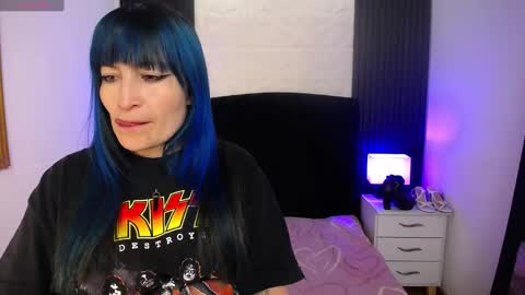 Snapshot of alice_sweetmomma chatting on January 23, 7:51 pm Alice online show from January 23, 7:51 pm