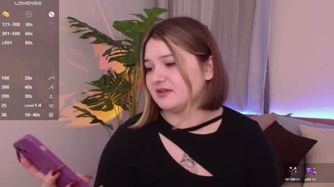 Snapshot of alice_walters chatting on January 31, 3:33 pm Alice online show from January 31, 3:33 pm