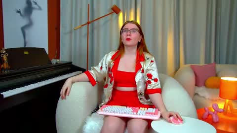 Alice online show from September 30, 7:30 pm