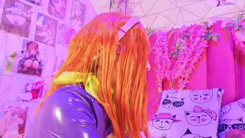     online show from October 18, 9:05 pm