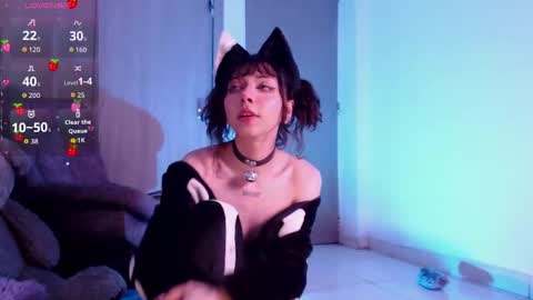 Snapshot of alicedang3r chatting on October 4, 1:22 am Alice online show from October 4, 1:22 am
