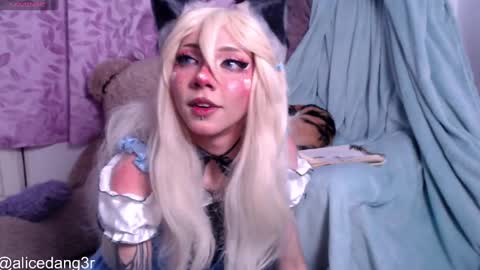 Snapshot of alicedang3r chatting on February 15, 12:15 am Alice online show from February 15, 12:15 am