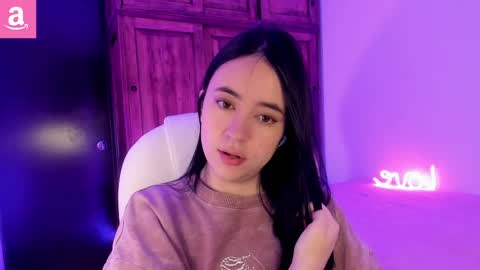 Snapshot of alicee_2 chatting on March 1, 4:11 pm Aliceee .. 97YP9VWGZHrefnav wishlist lists 1 online show from March 1, 4:11 pm