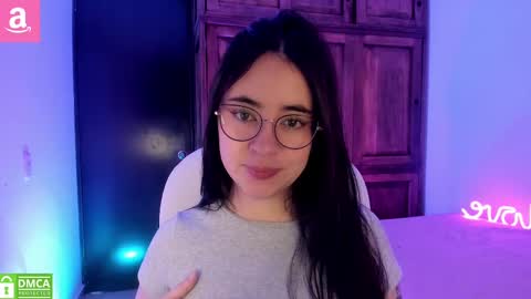 Snapshot of alicee_2 chatting on September 24, 1:10 pm Aliceee .. 97YP9VWGZHrefnav wishlist lists 1 online show from September 24, 1:10 pm