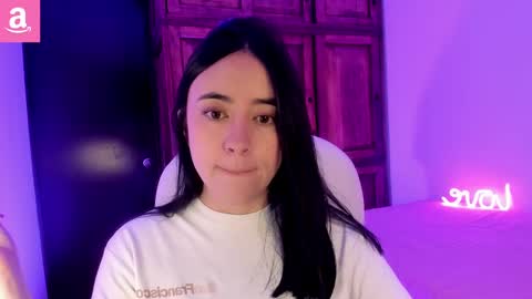 Snapshot of alicee_2 chatting on March 12, 7:58 pm Aliceee .. 97YP9VWGZHrefnav wishlist lists 1 online show from March 12, 7:58 pm