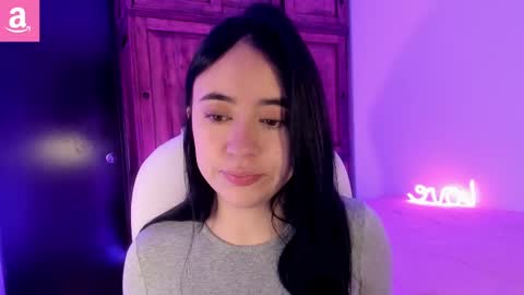 Snapshot of alicee_2 chatting on February 27, 5:15 pm Aliceee .. 97YP9VWGZHrefnav wishlist lists 1 online show from February 27, 5:15 pm
