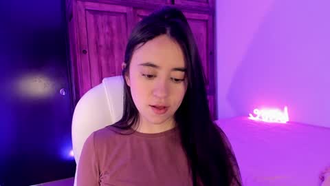 Snapshot of alicee_2 chatting on January 20, 5:06 pm Aliceee .. 97YP9VWGZHrefnav wishlist lists 1 online show from January 20, 5:06 pm