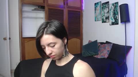 alicee_logan_ online show from November 10, 2:17 am