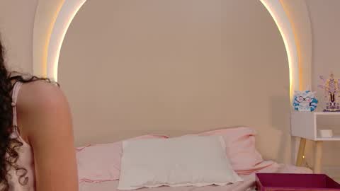 alice online show from March 28, 6:40 pm