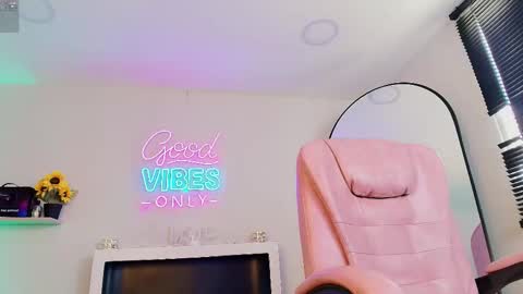 Alice online show from March 6, 3:07 pm