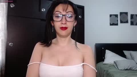 alicelove75 online show from June 13, 10:07 pm