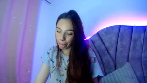 Snapshot of alicemary_533 chatting on October 21, 6:45 pm Your Alice online show from October 21, 6:45 pm
