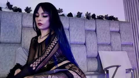 alicenoir_ online show from April 14, 11:27 pm