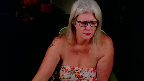 Alices Curiosity online show from April 2, 2:20 am