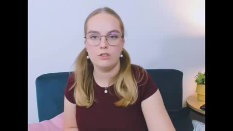 alicesensitive online show from December 19, 4:43 pm