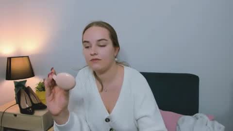 alicesensitive online show from January 9, 2:10 pm