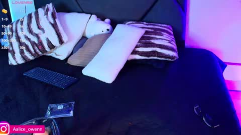 Alice online show from November 9, 9:11 pm