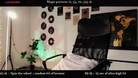 Alicia online show from June 7, 7:21 pm