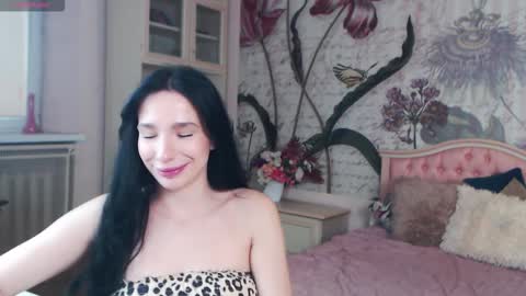 Snapshot of aliciabow chatting on October 23, 1:50 pm Veronica online show from October 23, 1:50 pm