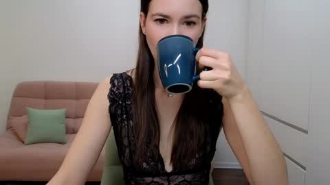 Snapshot of alicianoveli chatting on February 1, 5:28 am alicianoveli online show from February 1, 5:28 am