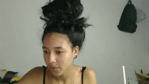 Snapshot of alicie_sexy_hot_20 chatting on February 14, 5:30 am ana online show from February 14, 5:30 am