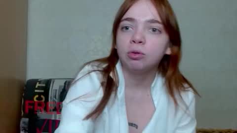 Snapshot of aliiice_stone chatting on October 1, 4:34 pm Alice online show from October 1, 4:34 pm