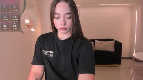 alinakravitz_ online show from March 6, 12:11 pm