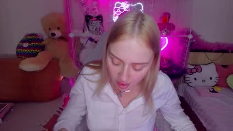 alinaocean online show from December 18, 3:50 pm