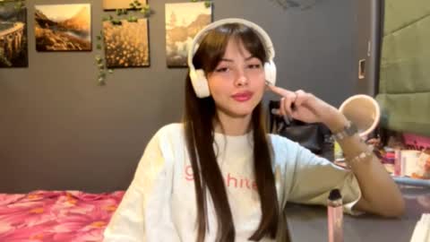 Snapshot of alinedifede chatting on October 9, 12:31 pm Alice online show from October 9, 12:31 pm