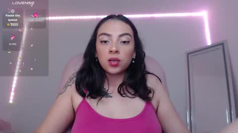 Snapshot of alisa__cain chatting on February 5, 8:32 am Alejandra online show from February 5, 8:32 am