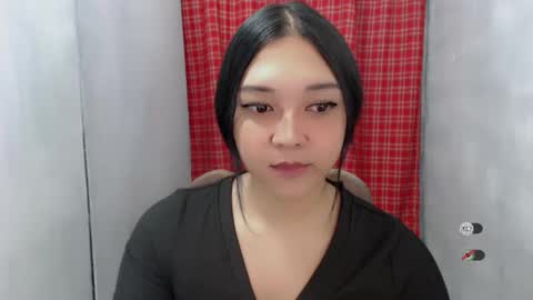 Shanti xhey online show from December 2, 4:42 pm