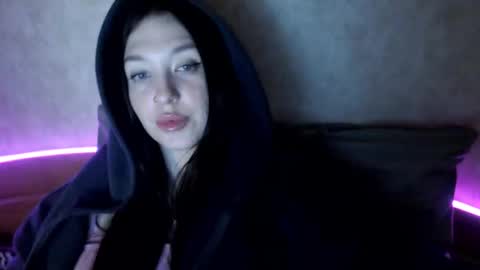 alisaadoll online show from February 20, 2:40 pm