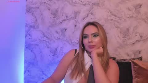 Snapshot of alisha_indira_ chatting on March 9, 3:43 am Andrea online show from March 9, 3:43 am