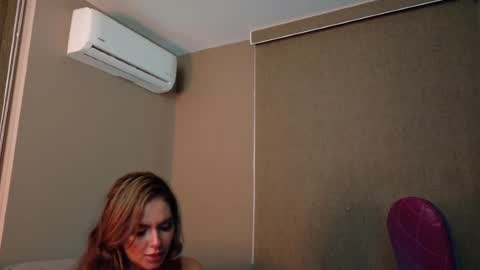 Snapshot of alisha_indira_ chatting on October 5, 4:39 am Andrea online show from October 5, 4:39 am