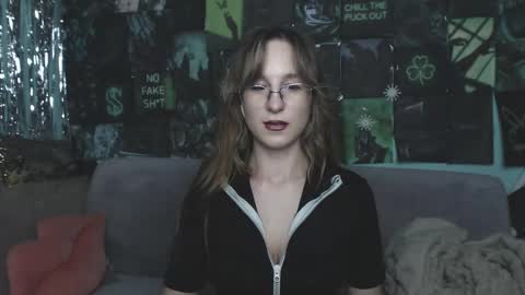 alishakelly online show from November 22, 1:47 pm