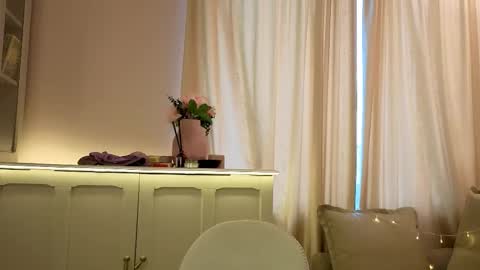 Alisia online show from February 5, 7:55 am